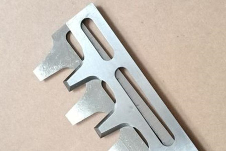 綠籬機刀片材質(zhì)解析，優(yōu)質(zhì)材料助力高效修剪！