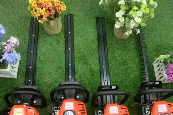 使用綠籬機(jī)刀片不但要掌握方法，還要注意這些事項(xiàng)！